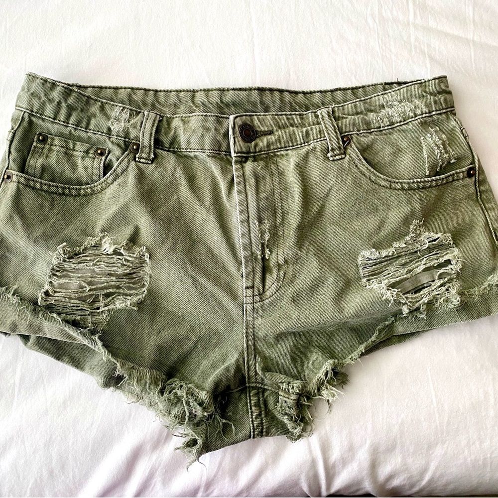 LITZ Olive Green Cut-off High-rise Distressed Denim Shorts-size Med -fits size 6
